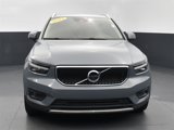Used 2021 Volvo XC40 T5 Momentum image 2