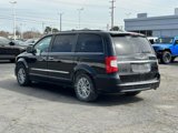 Used 2014 Chrysler Town & Country Touring-L w/ Driver Convenience Group image 6
