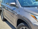 Used 2017 Toyota Highlander XLE image 4