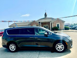 Used 2020 Chrysler Pacifica Touring w/ Advanced Safetytec Group image 4