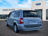 Used 2014 Chrysler Town & Country Touring image 4