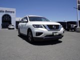 Used 2018 Nissan Pathfinder SV image 2