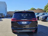 New 2025 Chrysler Pacifica Select image 4