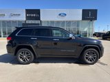 Used 2017 Jeep Grand Cherokee Limited w/ Luxury Group II image 2