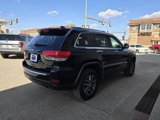 Used 2017 Jeep Grand Cherokee Limited image 2