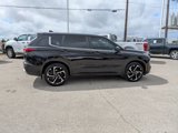 Used 2022 Mitsubishi Outlander SE image 2