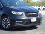 Certified 2023 Chrysler Pacifica Touring-L image 2