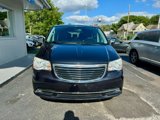 Used 2014 Chrysler Town & Country Touring-L w/ Driver Convenience Group image 2