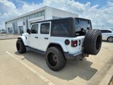 Used 2018 Jeep Wrangler Unlimited Sahara image 5