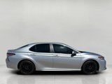 Used 2018 Toyota Camry SE image 2