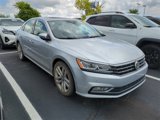 Used 2017 Volkswagen Passat 1.8T SEL Premium image 3