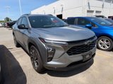 Used 2025 Chevrolet Trax RS w/ Sunroof Package image 3