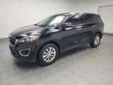 Used 2017 Kia Sorento LX w/ LX Convenience Package image 2