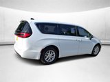 Used 2023 Chrysler Pacifica Touring-L image 3