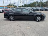 Used 2023 Nissan Altima 2.5 S image 2