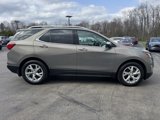 Used 2018 Chevrolet Equinox Premier image 2