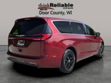 Used 2023 Chrysler Pacifica Touring-L image 6