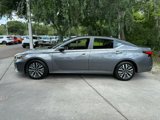 Used 2024 Nissan Altima 2.5 SV image 2
