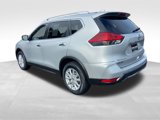Used 2017 Nissan Rogue SV image 3