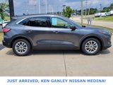 Used 2020 Ford Escape SE image 2