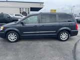 Used 2014 Chrysler Town & Country Touring image 5