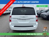 Used 2016 Chrysler Town & Country Touring-L image 6