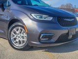 Used 2023 Chrysler Pacifica Touring-L image 4