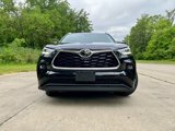 Used 2023 Toyota Highlander Limited image 3