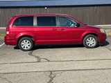 Used 2010 Chrysler Town & Country LX image 3