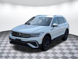 Used 2024 Volkswagen Tiguan SE image 2
