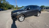 Used 2023 Kia Sorento LX image 4