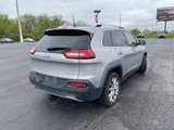 Used 2017 Jeep Cherokee Limited image 5