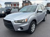 Used 2012 Mitsubishi Outlander ES image 2