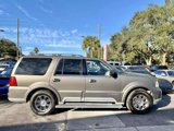 Used 2004 Lincoln Navigator 2WD image 4