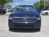 Used 2024 Volkswagen Jetta SE image 2