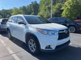 Used 2014 Toyota Highlander XLE image 3