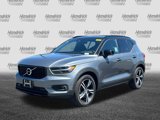 Used 2019 Volvo XC40 T4 R-Design image 3