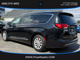 Used 2018 Chrysler Pacifica Touring-L image 4