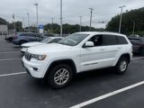 Used 2020 Jeep Grand Cherokee Laredo image 3