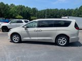 Used 2017 Chrysler Pacifica Touring-L w/ Tire & Wheel Group image 4