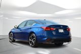 Used 2023 Nissan Altima 2.5 SR image 2