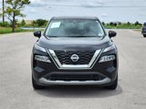Used 2023 Nissan Rogue SV image 2