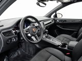 Certified 2018 Porsche Macan image 4