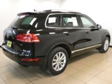 Used 2014 Volkswagen Touareg Sport image 4