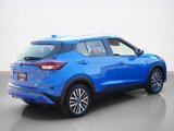 Used 2022 Nissan Kicks SV image 3