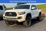 Used 2019 Toyota Tacoma TRD Off-Road image 2