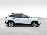 Used 2017 Jeep Cherokee Sport image 3