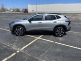 Used 2025 Chevrolet Trax RS w/ Sunroof Package image 3