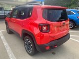 Used 2015 Jeep Renegade Trailhawk image 3
