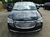 Used 2015 Chrysler Town & Country Touring image 3